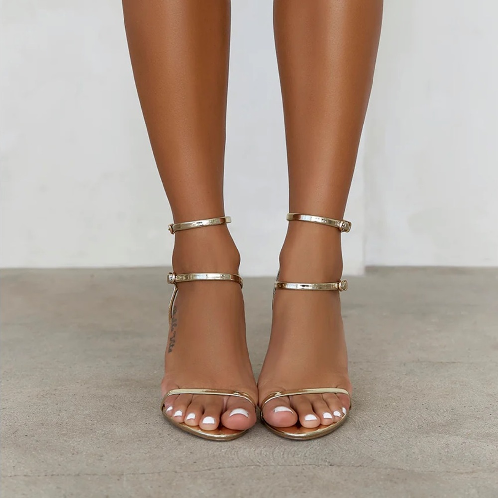 Never Worn! Steve Madden gold metallic heels